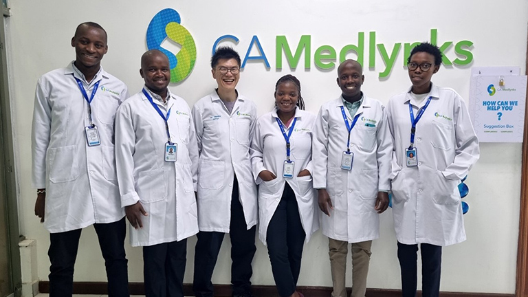 Mr. Yoichi Shimada, CEO of CA MEDLYNKS, and his team